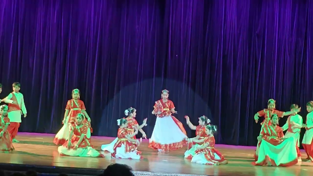 Har taraf har jagah hai usi ka noor