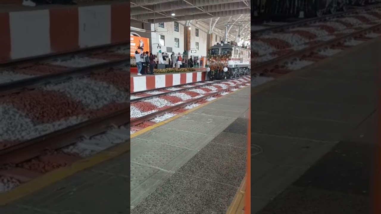 new  hydrogen train green signal by modi ji
