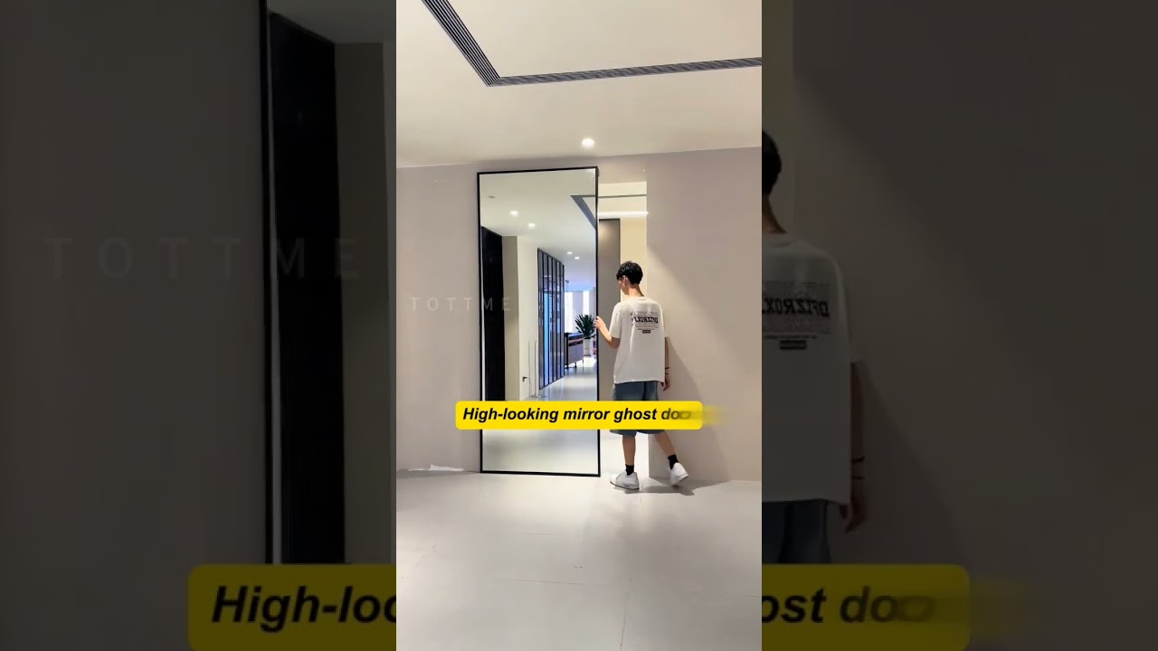 Single sliding door, suitable for installation in bathrooms, fitting rooms, etc.