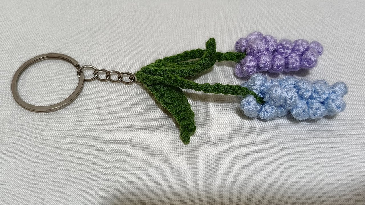 easy lavender crochet keychain, ميدالية زهرة اللافندر كروشية سهل وسريع