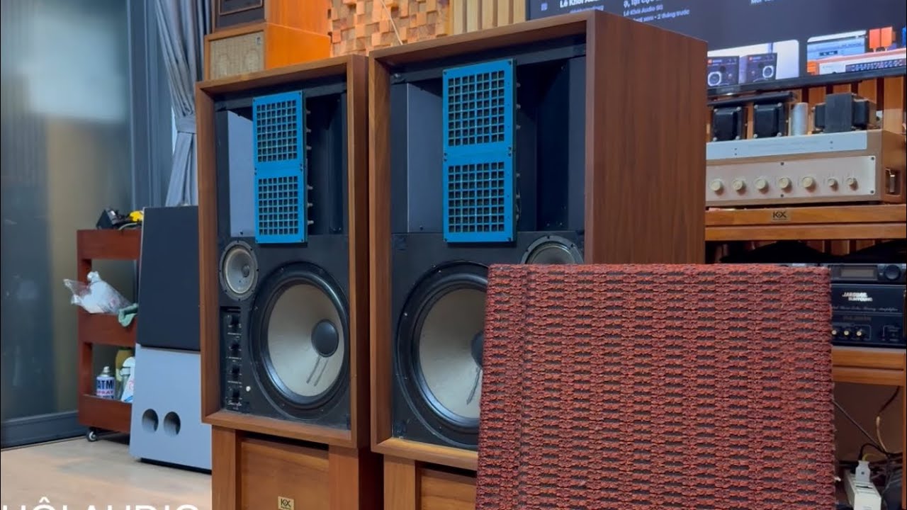 Cặp loa quý hiếm lần đầu tiên có mặt tại VN Soundcraftsmens SC-12ES đã được tạp chí đăng bài,...