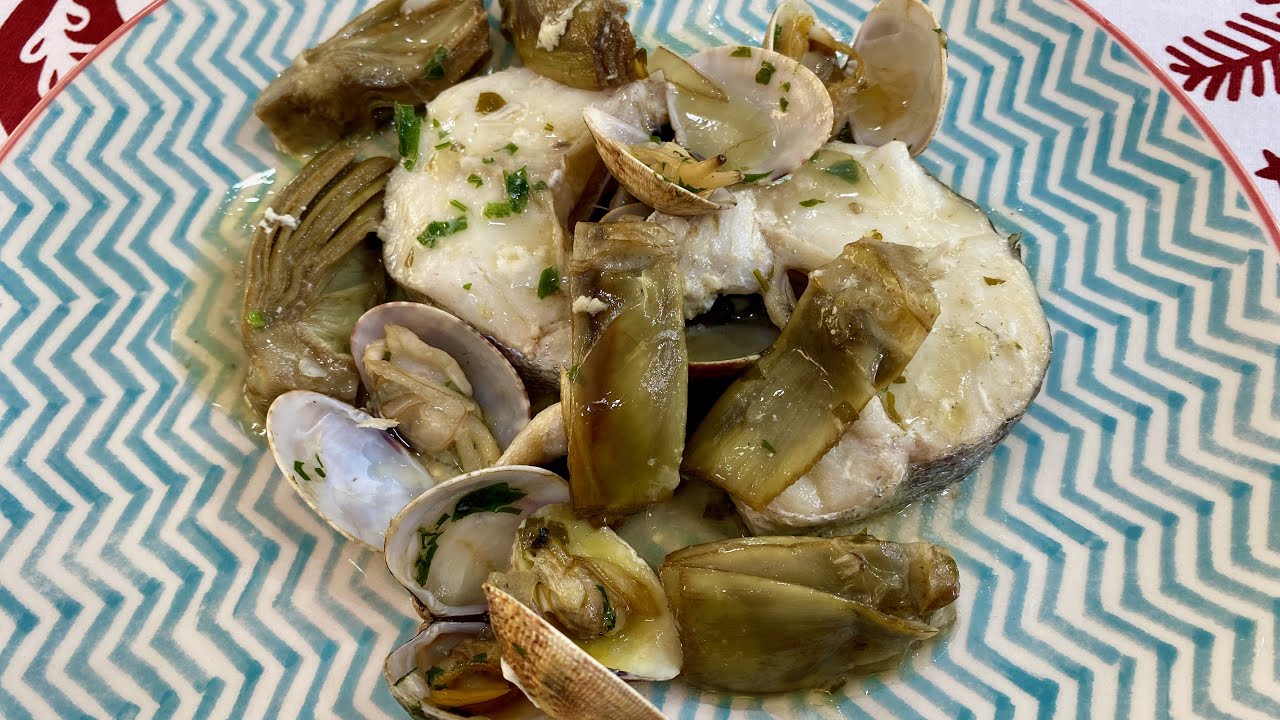 Lluç amb cloïsses i carxofes