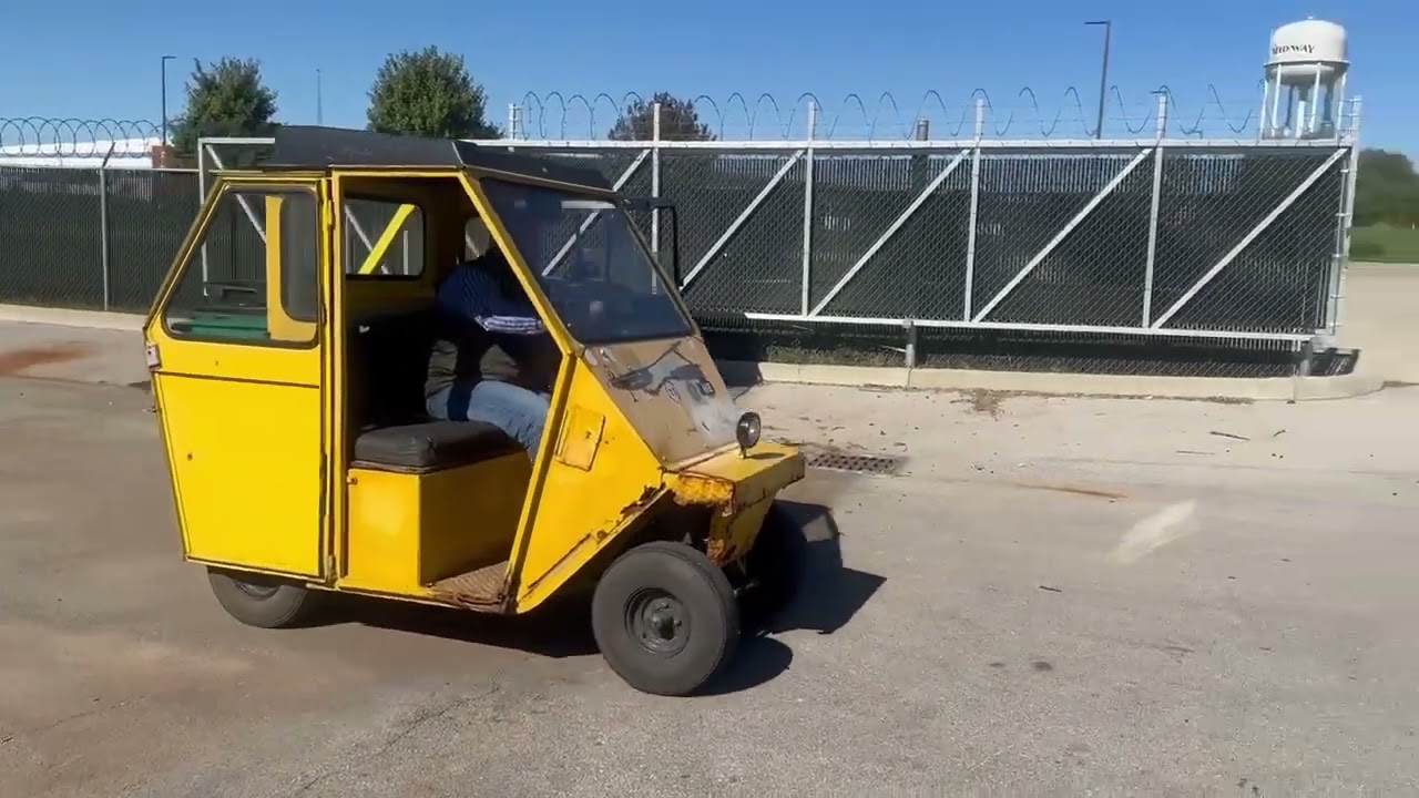 Lot # : 11 - 1980 Cushman Steel Body, C142 22 Trojans