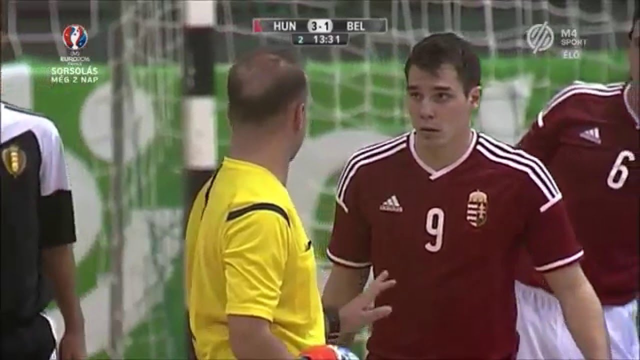 Futsal ball fail - ball explodes during match - huge blow
