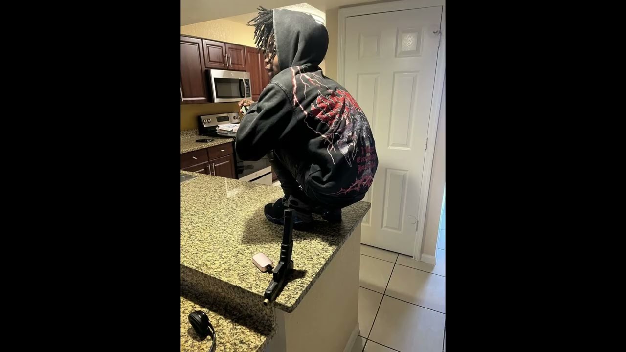 Smoke on the mirror – Splurge Type Beat | Detroit Type Beat