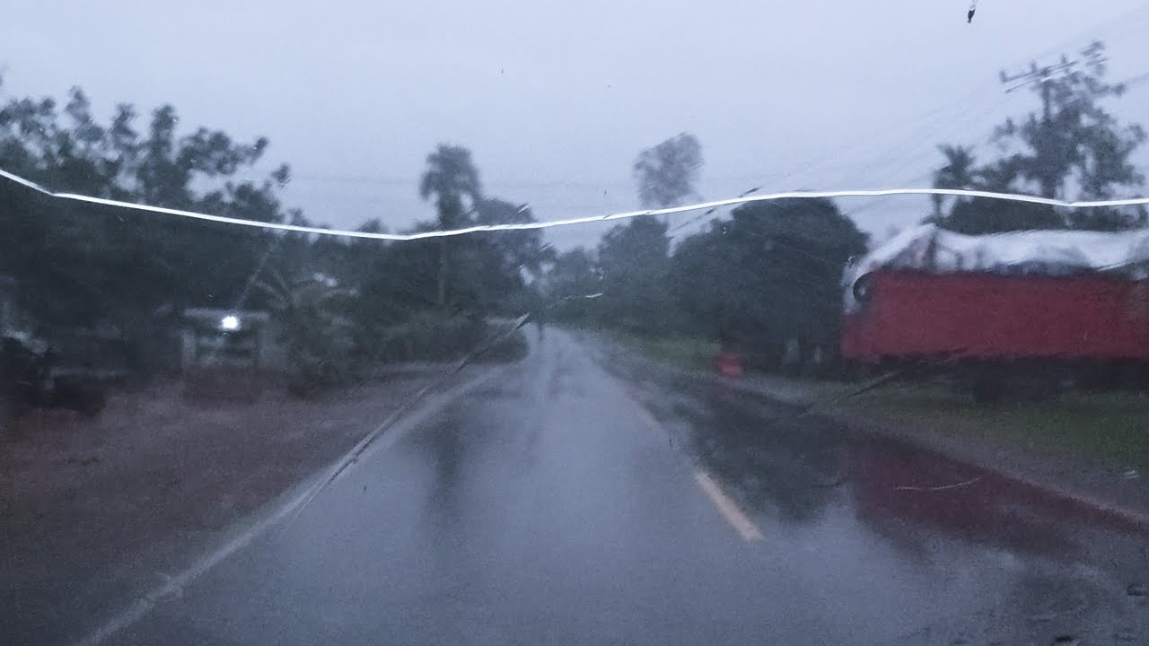 Ni contoh jalan yg udah tergenang air pasang dan air hujan 