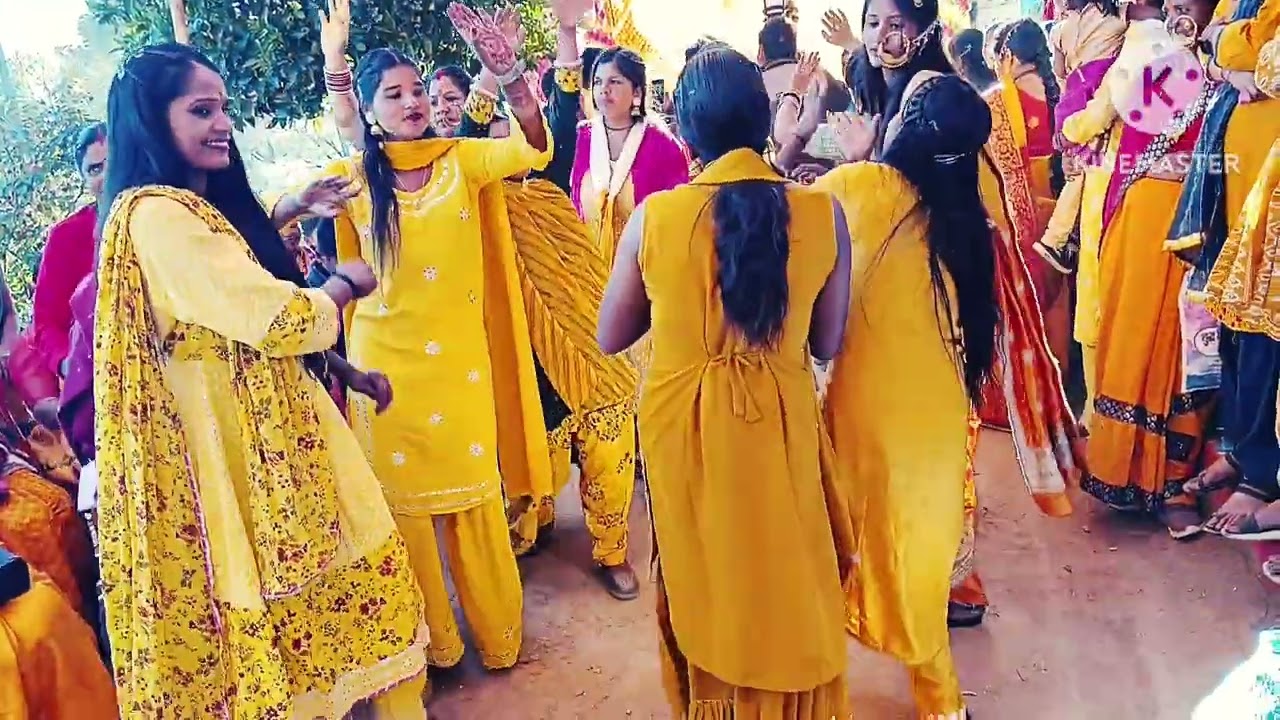 चंद्रबदनी ढोल दमांऊ टीम एक बार जरूर सुने लाइक कमेंट शेयर और चैनल सब्सक्राइब जरूर करें 