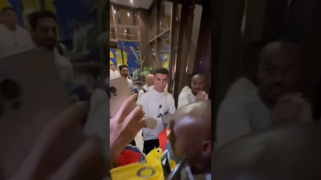 Ronaldo with fans pre-Al-Ittihad ❤️