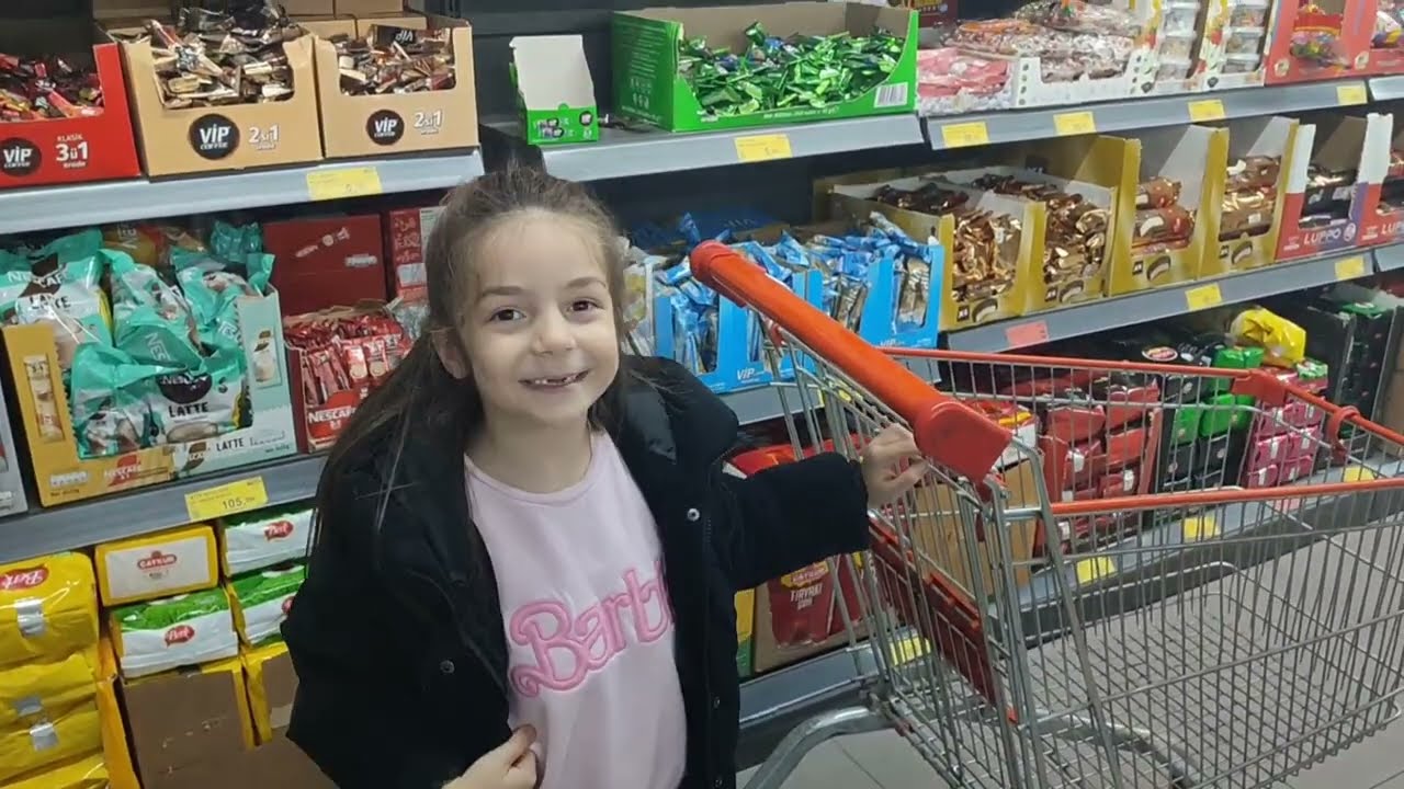 Tek renk Challenge her şey pembe    @linacetinkayaofficial    @elifsinemtv @Sinemoyunda
