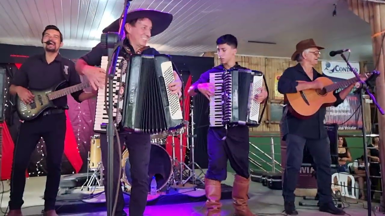 Zé Carrilho e Grupo Baile Bom