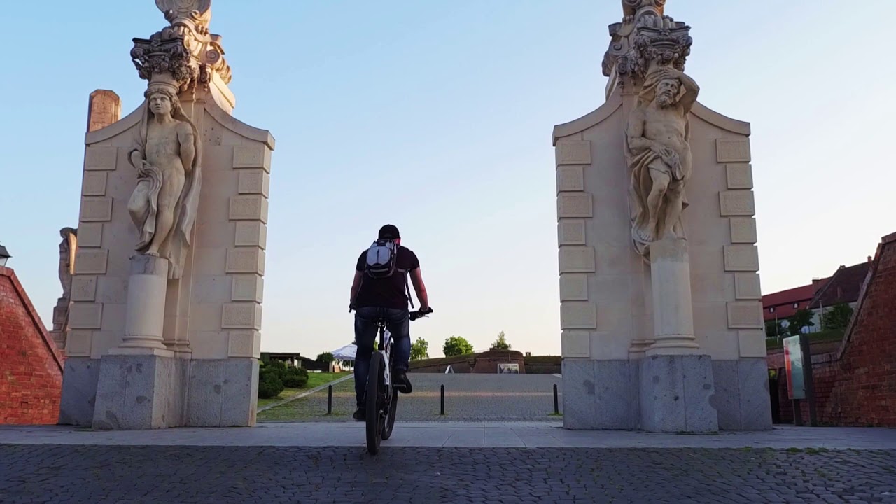 3  POARTA a II a a CETĂȚII ALBA CAROLINA