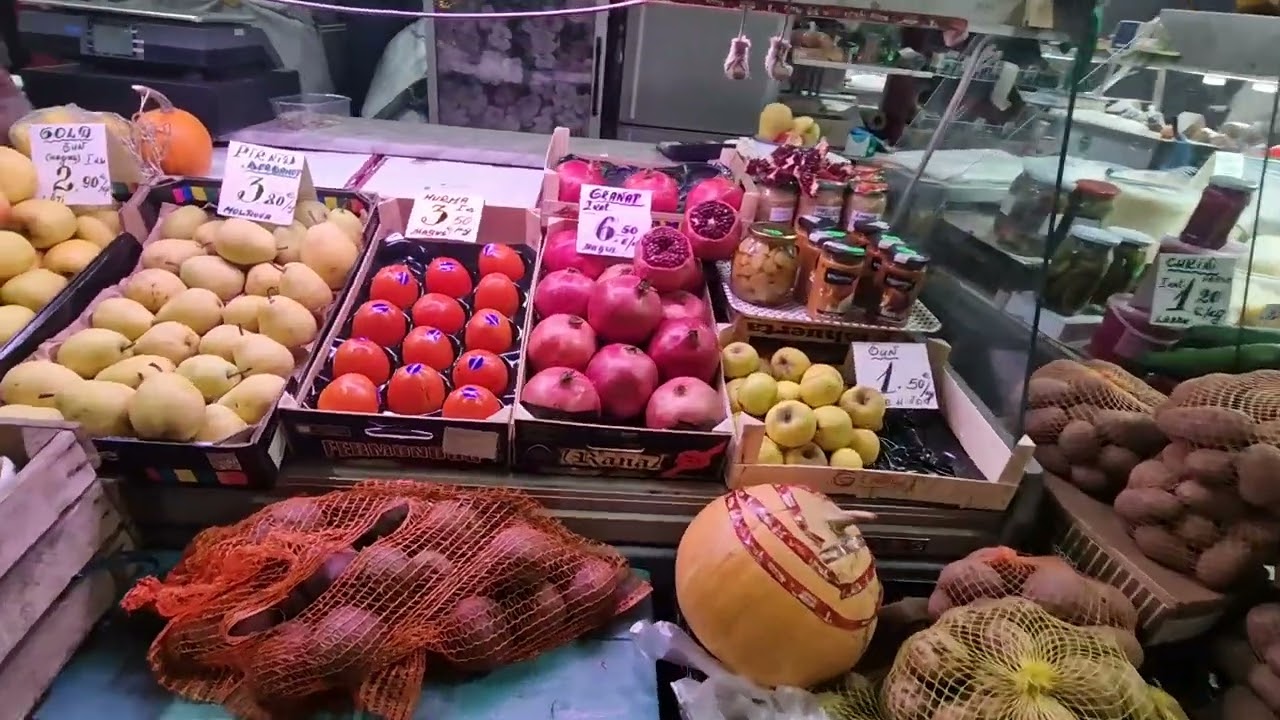 Эстония. Центральный рынок в Таллинне 🍇🍒🍆🍅 
