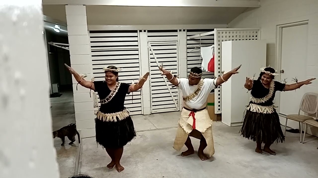 Te aba ni man ( The song was about the birds flying)