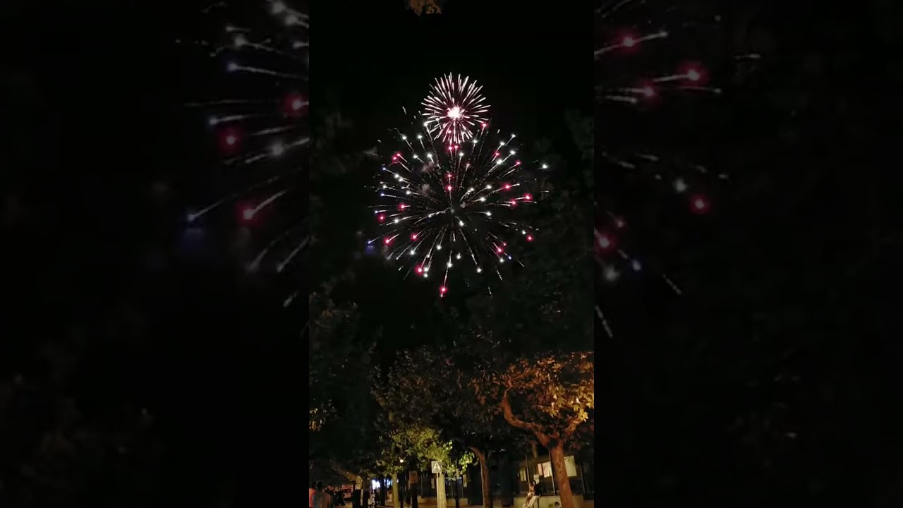 Fuegos artificiales en Martos, Jaén, por el día de San Bartolomé. Feria 2021.