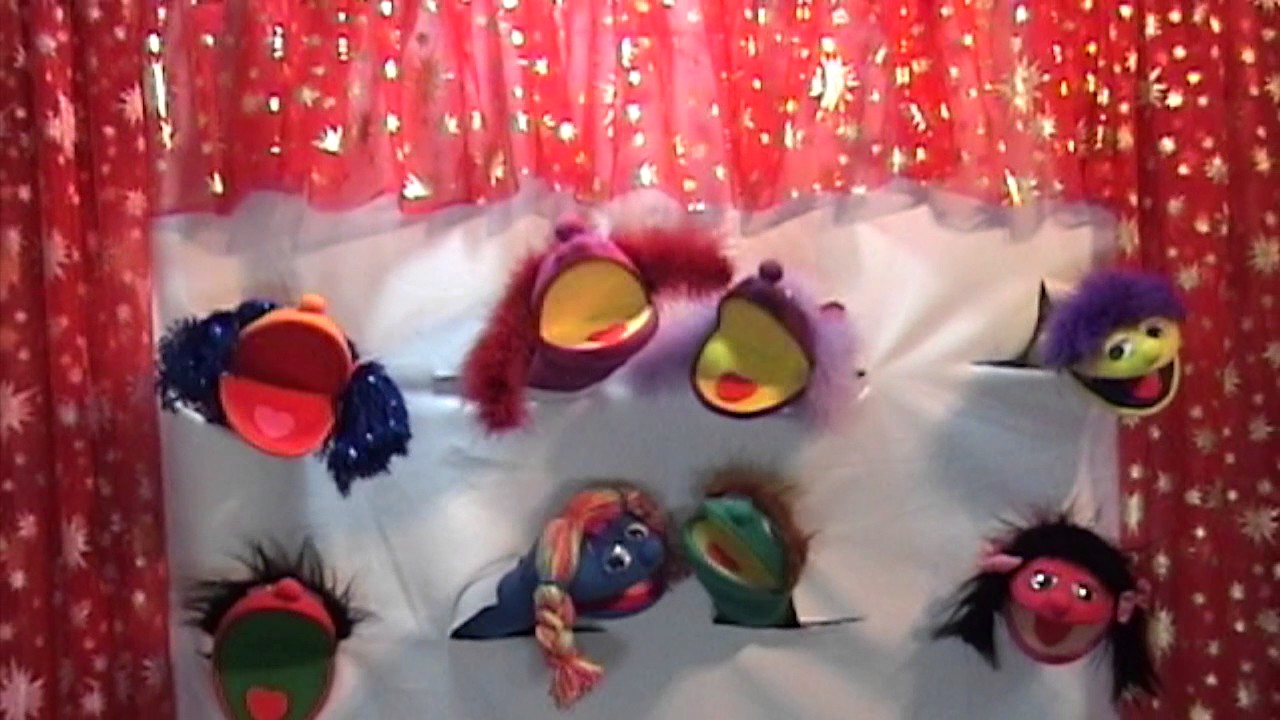The Churchpuppets Sock Puppets sing Hark the Herald