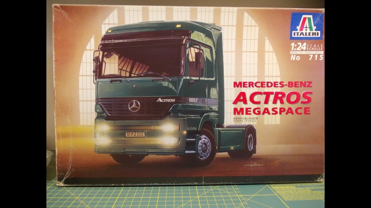 Italeri 715 1/24 Mercedes Actros Megaspace