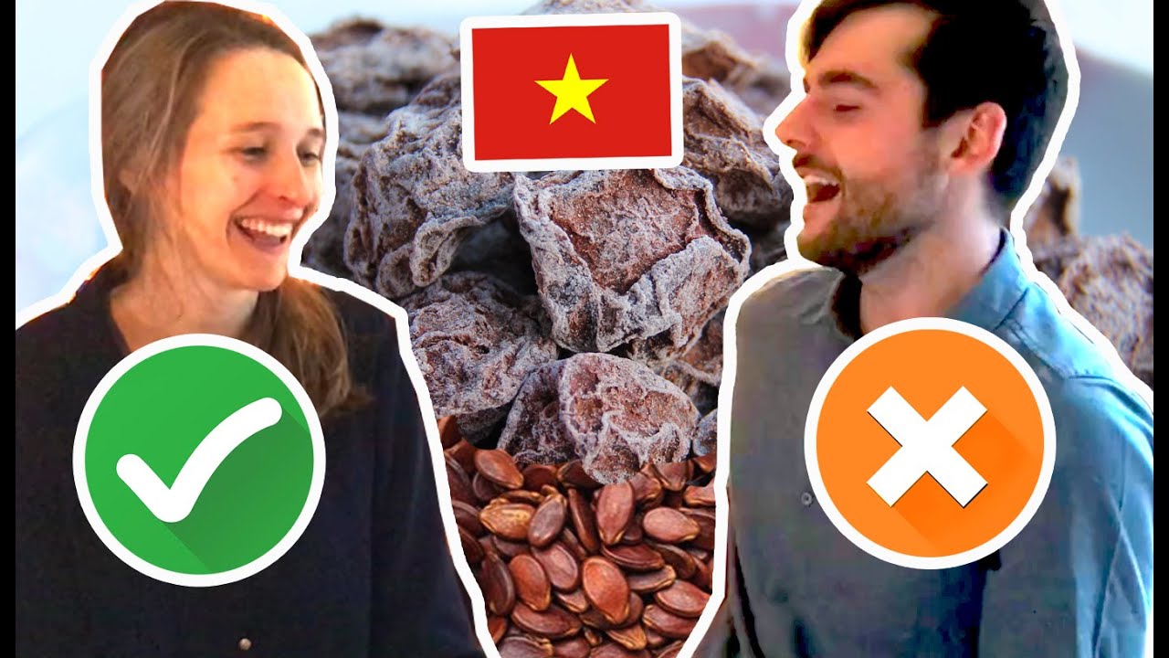 Vietnamese food reaction | ăn vặt đặc biệt ở Việt Nam 😋