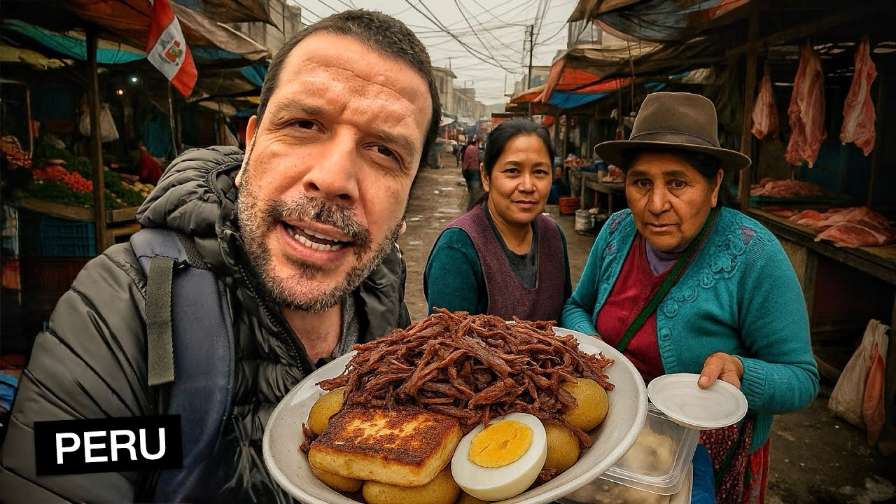 Comendo no maior MERCADO DE RUA em Lima!! (longe dos turistas) 🇵🇪