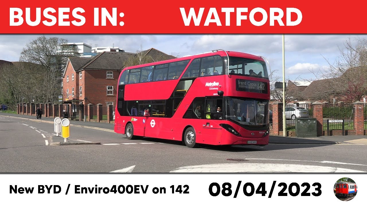 Buses in Watford 08/04/2023