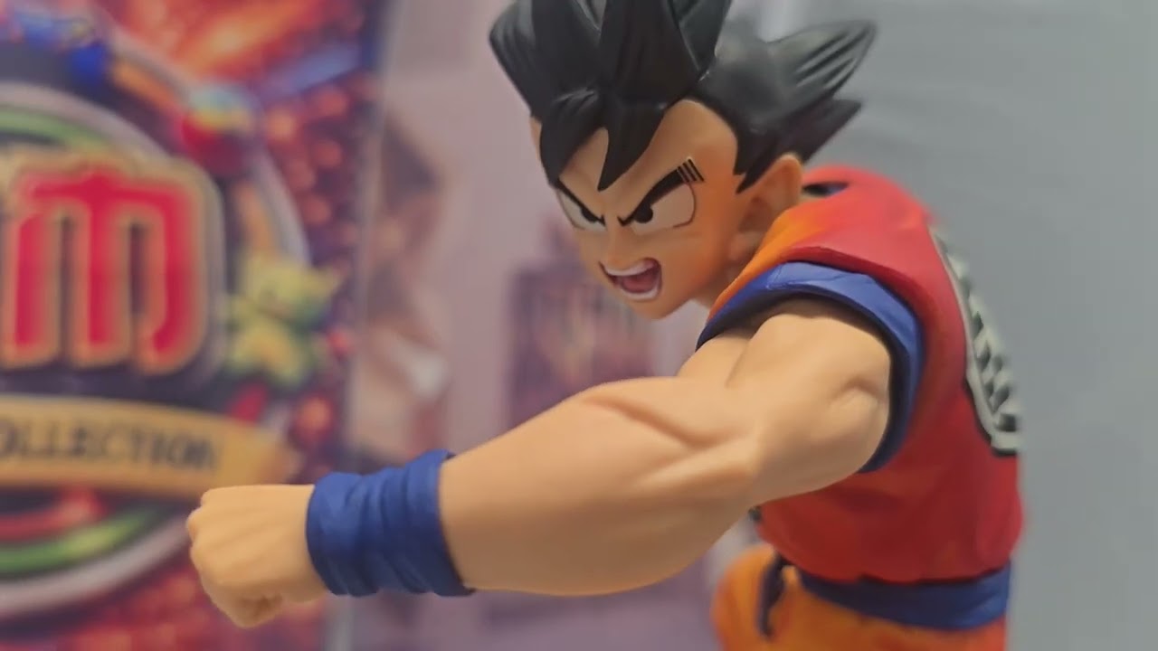 Unboxing Dragon Ball Z – Goku Riding the Flying Nimbus!