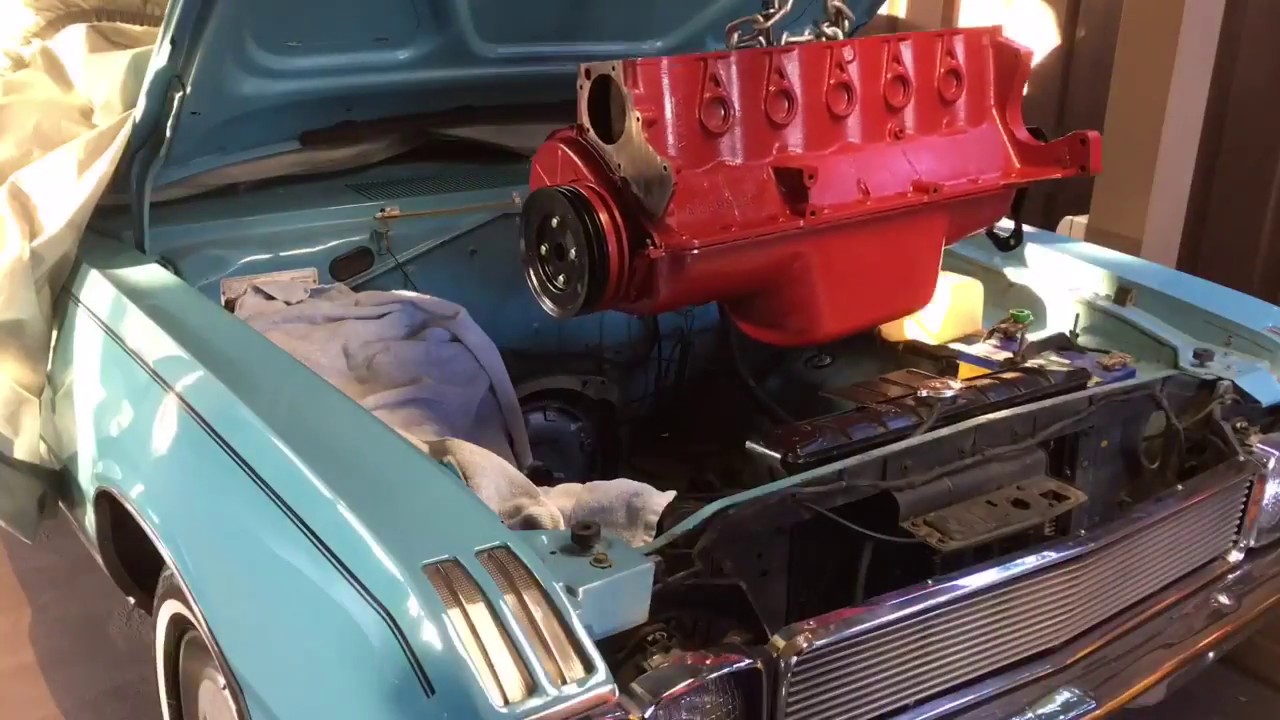 Mopar Hemi 245 265 rebuild on a Chrysler VG VIP. Valiant Dodge,  