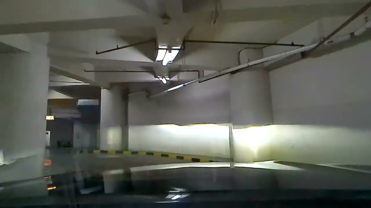 PARKIR MAL TENTREM SEMARANG (EXIT)