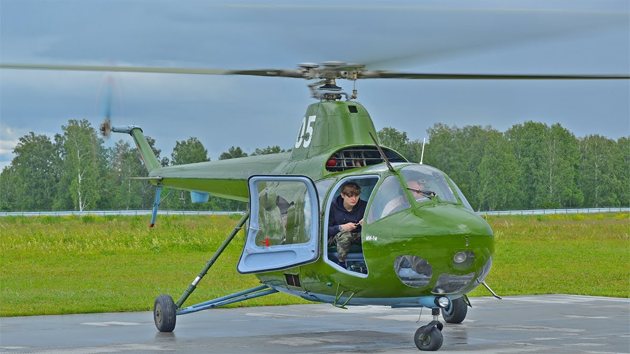 Первый и уже единственный в полете./The first and only one in flight.