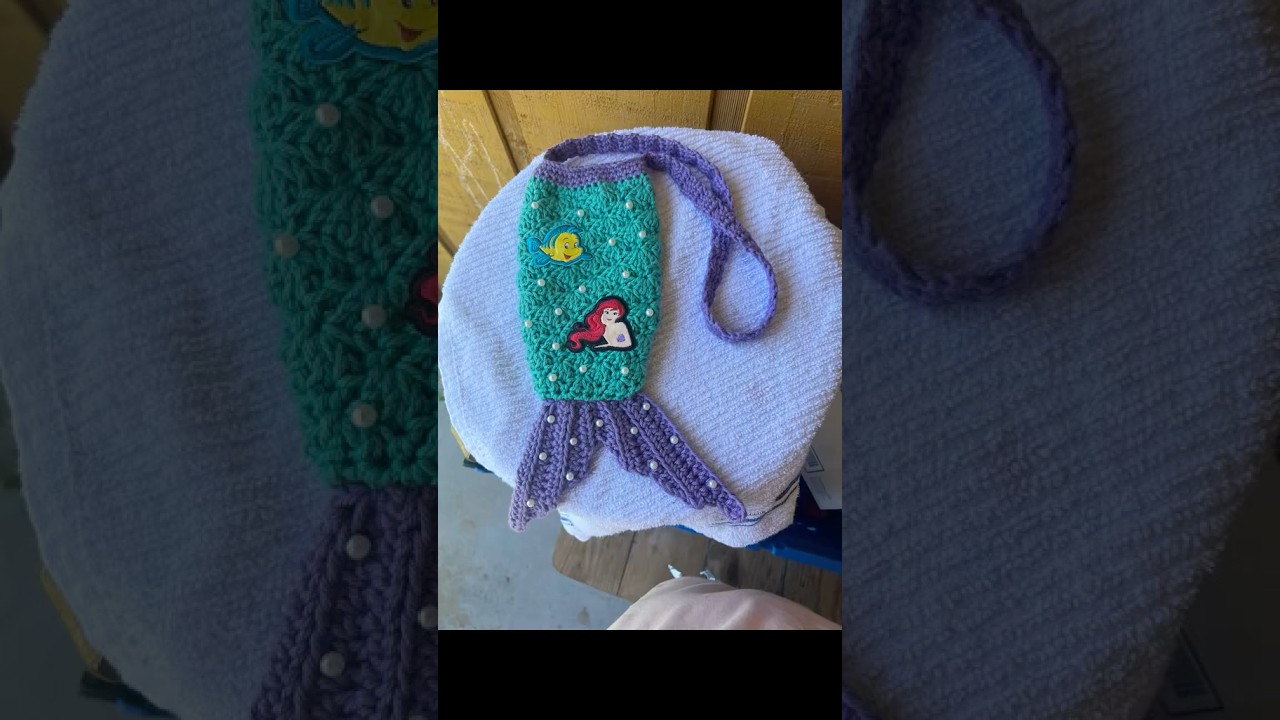 Carrerita tejida a crochet para niña con temática de la sirenita
