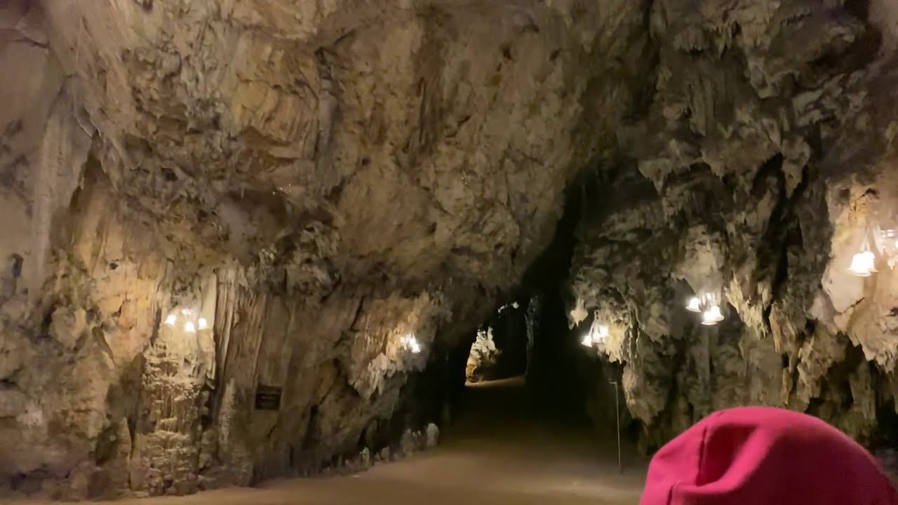 Ausfahrt Postonja-Höhle - www.glückskinder.reisen