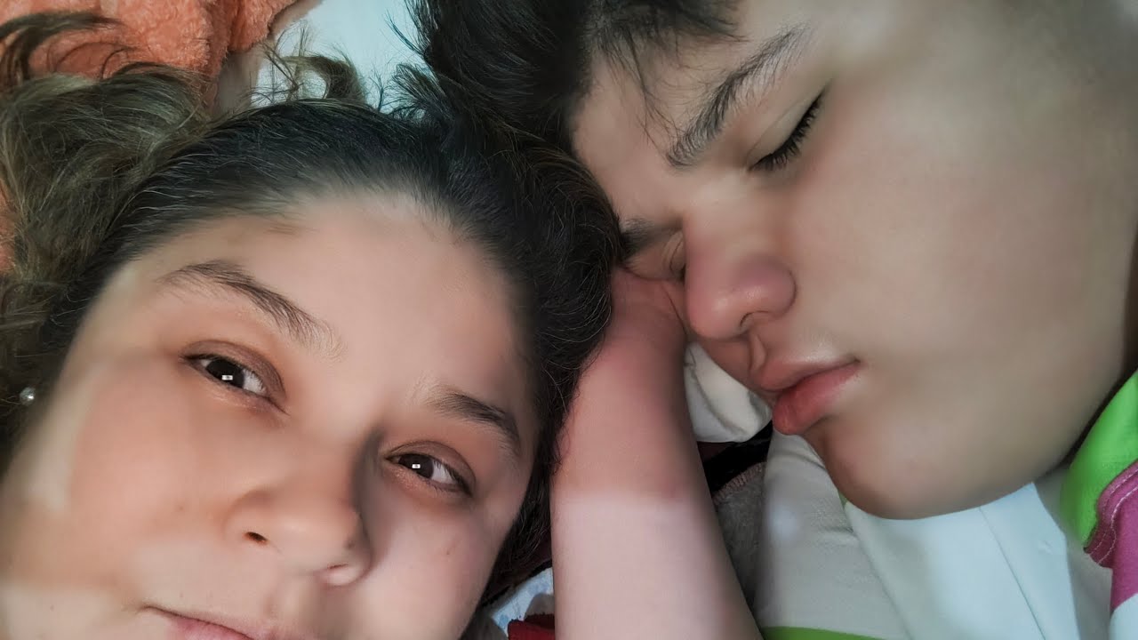 es mentira y con mi bello durmiente