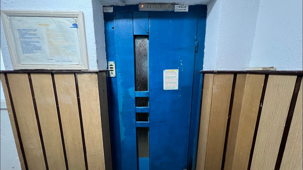 Old Original IFMA Traction Elevator@Bulevardul Decebal Nr.14 Sc.B, Piatra Neamț, Romania