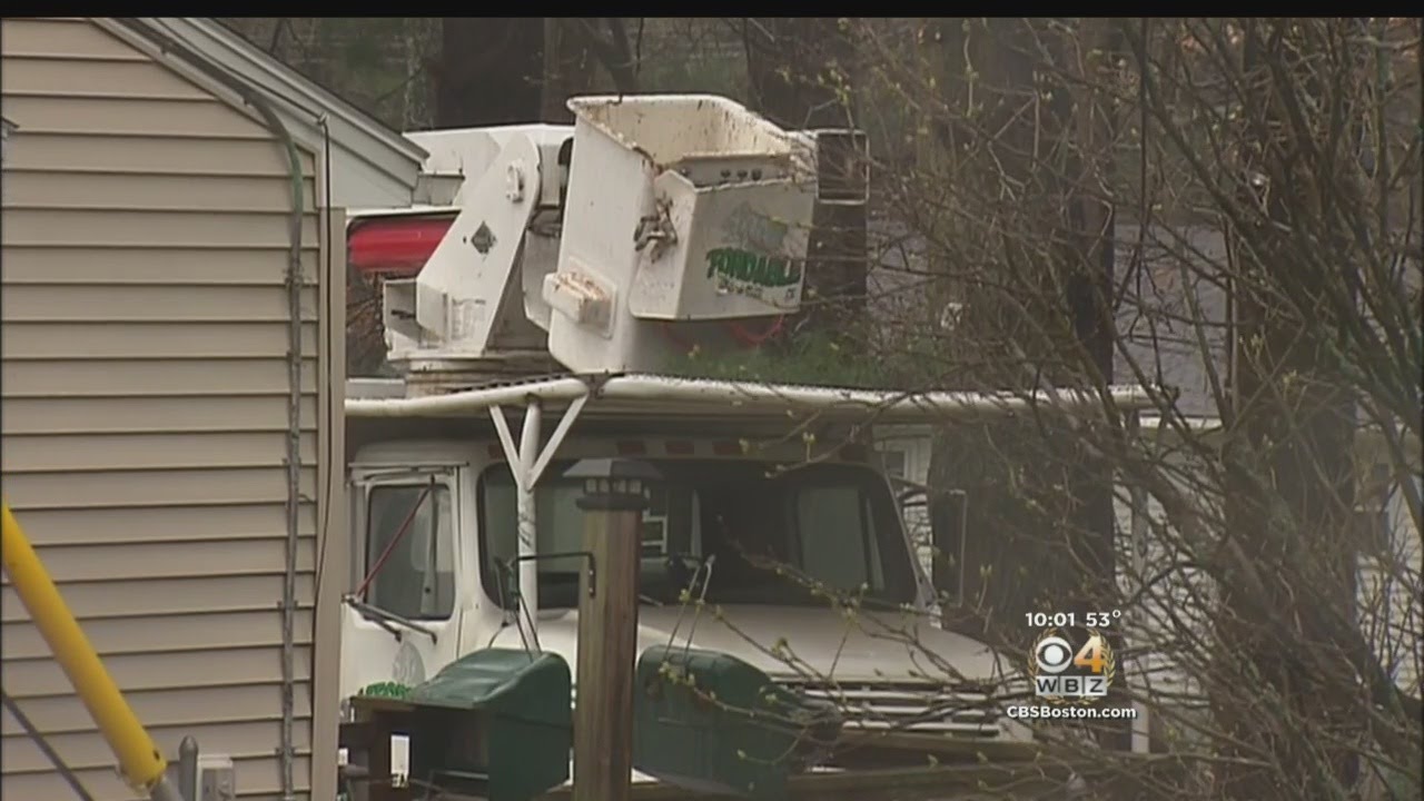 Tree Worker Dies After Falling From Bucket Truck In Leominster