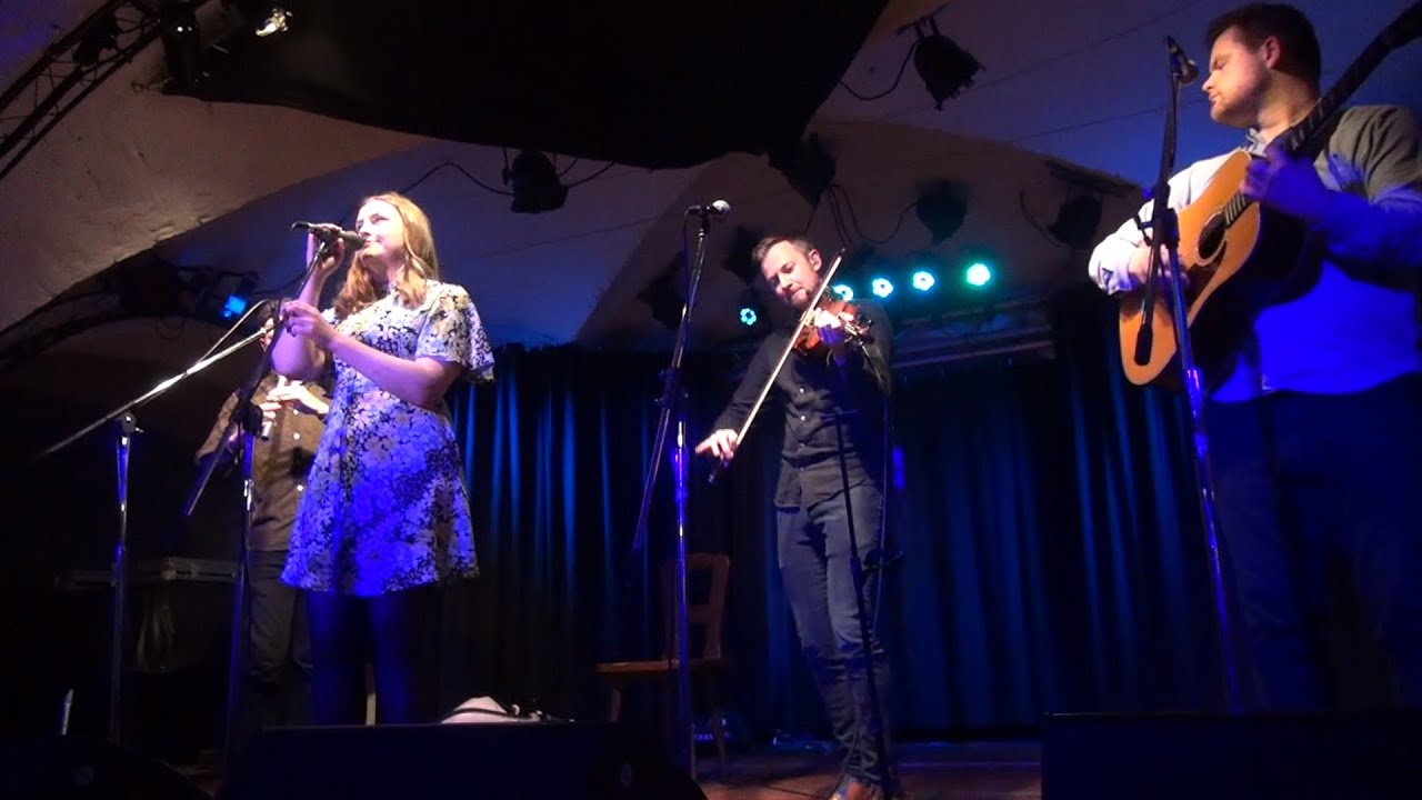 Eilidh Cormack - Thàinig an Gille Dubh Raoir don Bhaile Seo (13)