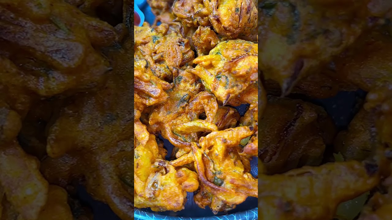 Crispy Aloo Pyaz ke Pakore 👩&zwj;🍳 #shorts #food #recipe  #viral #trending #ramzan #cooking