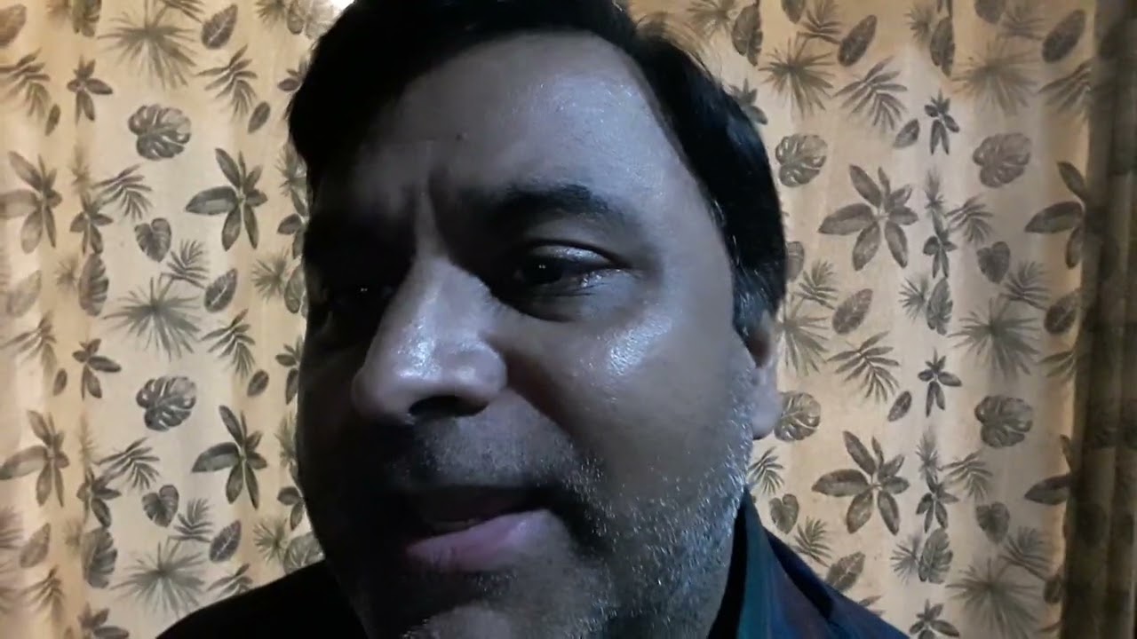 RAAT SALONI AAYI BAAT ANOKHI LAAYI JO HUM KISI SE NA KAHEN GAY CHUP RAHEN GAY HUM.