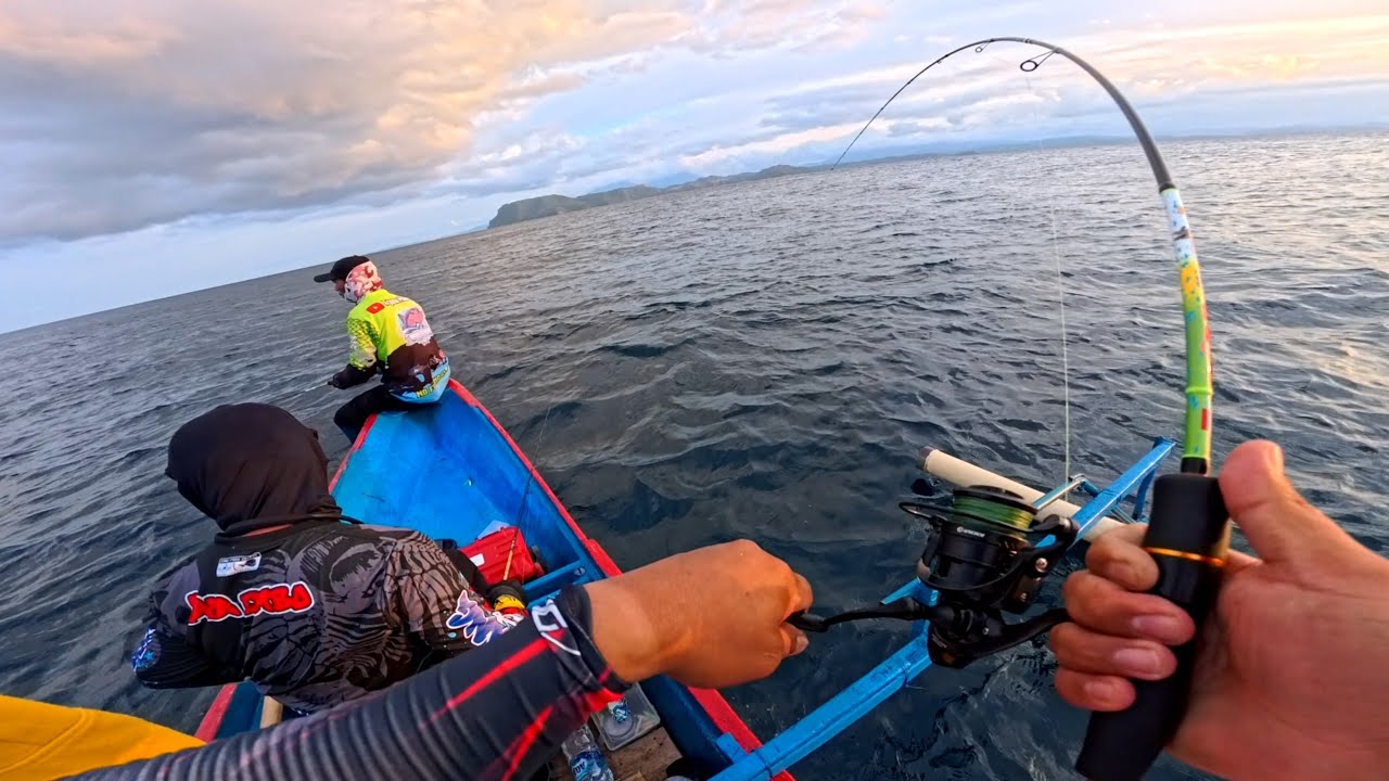 Ketemu spot gacor di kedalaman 60 sampai 100 mtr joran sampai melengkung tajam mancing di spot ini 🔥