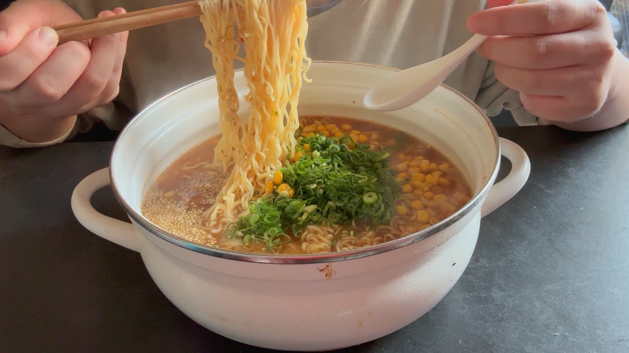 ASMR サッポロ一番みそラーメン【咀嚼音 / Mukbang / Eating Sounds / 먹방】