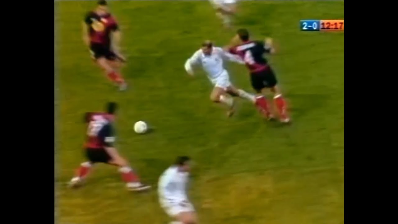 Zidane vs Rayo Vallecano (2001-02 La Liga 33R)