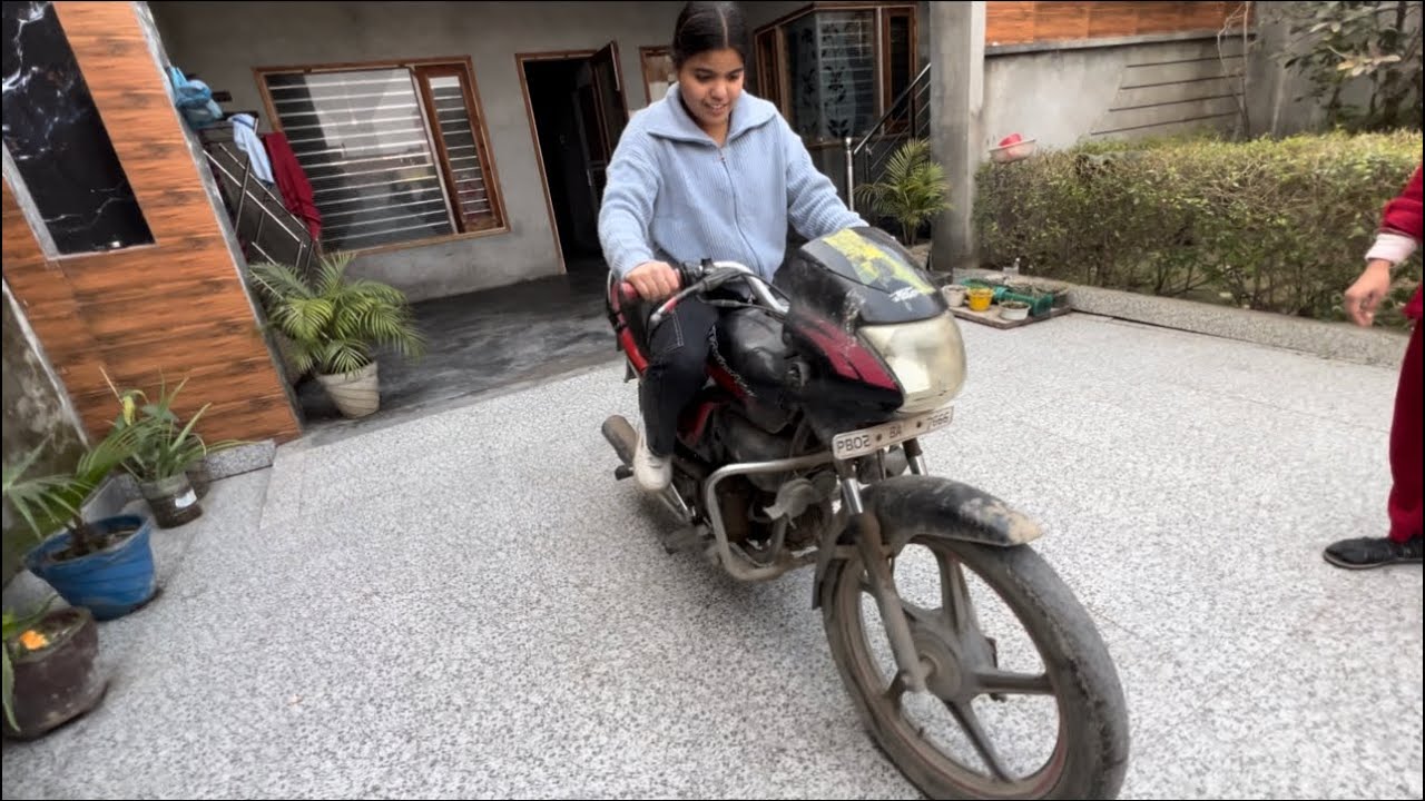 Aaj kirpa ne bike start kr hi liii😊 //