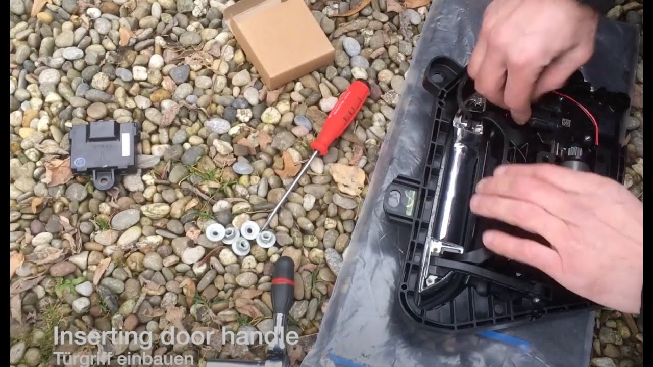 Door handle motor broken -  Model S - repair by a Tesla ranger