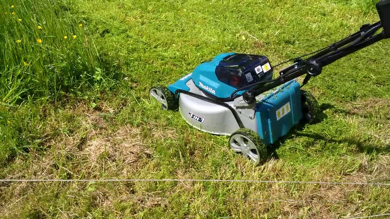 Makita DLM460, zaťažová skúška, mokrá vysoká tráva