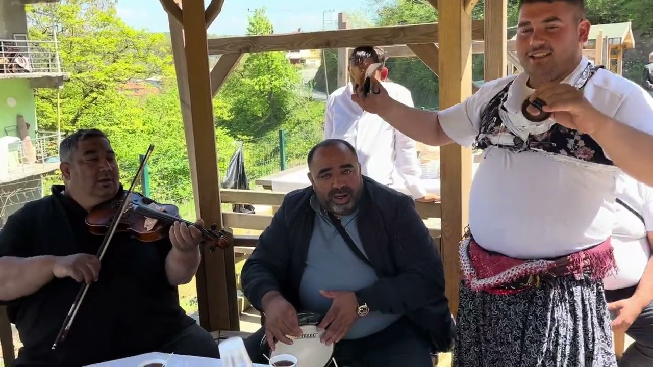 Meytar yetiş demir ve ekibi Alaplı fındıklı köyü köy düğünü keman ile sezer abi