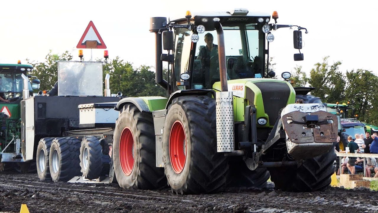 Claas Xerion 3800 getting in front of the sledge to do some Tractor Pulling | Pulling Denmark
