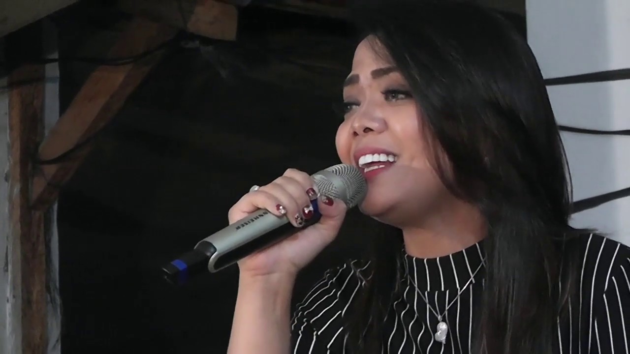 Lagu Karo Lalit Dua -  Efri Jayani br Tarigan