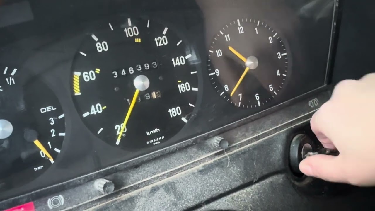 S123 300TD kylmäkäynnistys 2026. Pakkasta 14-15 astetta. Auto seissyt paikallaan ainakin 14 vuotta.