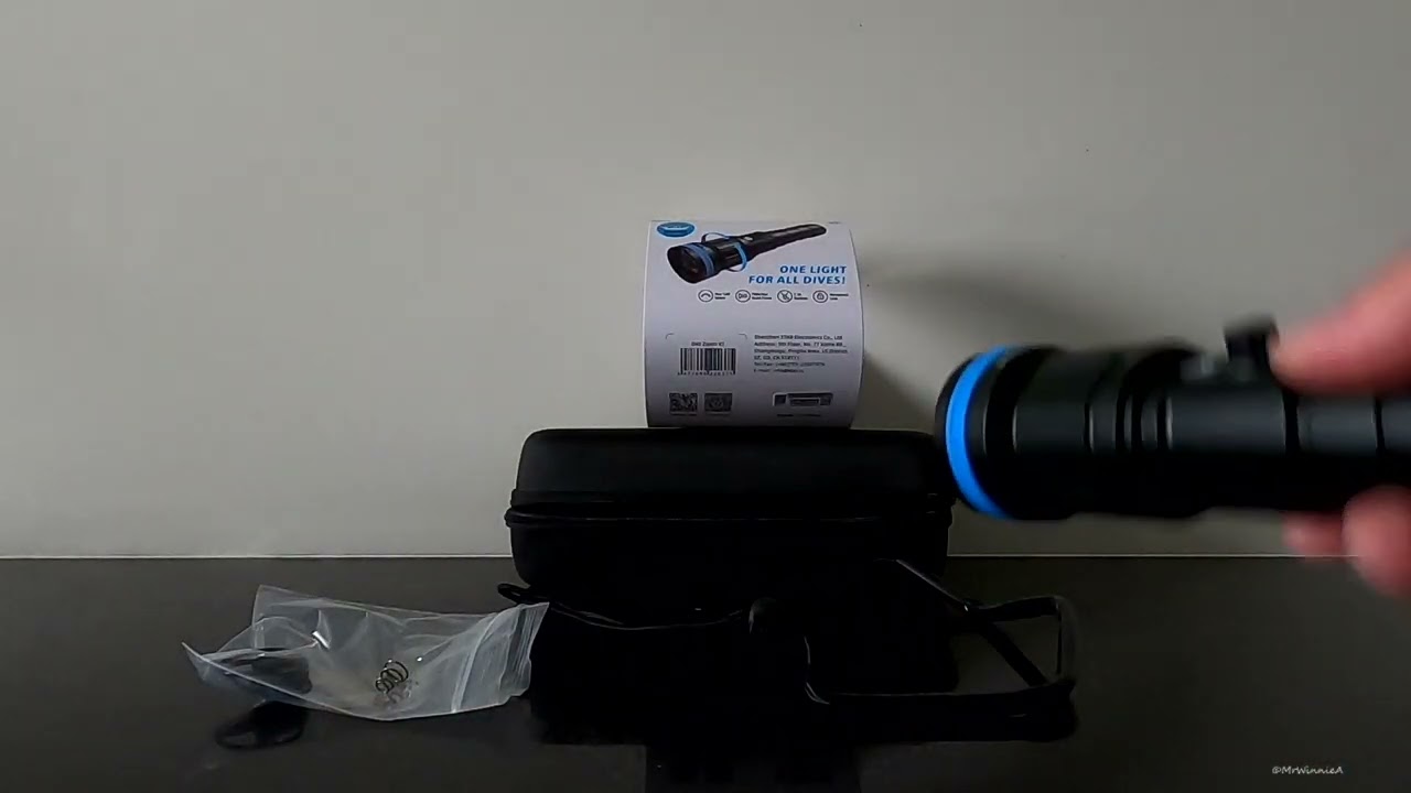 Testing the XTAR D40 Zoom Dive Light