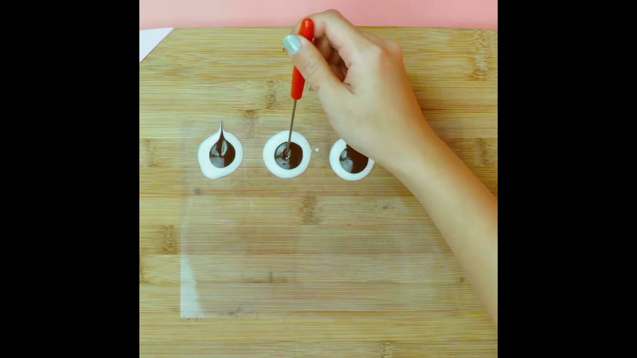 fun and fresh cake decorating tutorials/ yum yum productions/