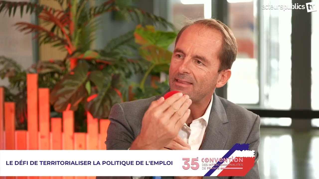 “La bataille de l’emploi se gagnera main dans la main avec les collectivités”