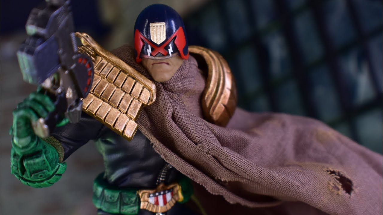 Hiya Toys Exclusive 1:12 Judge Dredd Cursed Earth ver.