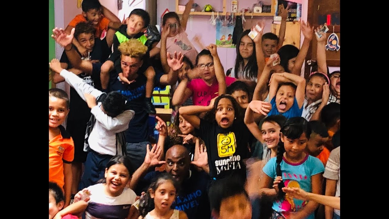CHAOS🤪😅 at our 1st CONCERTS in COSTA RICA!☀️ Pura Vida